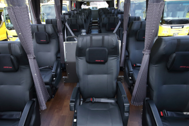 前方独立3列×後方4列シートタイプの高速バス・夜行バス一覧