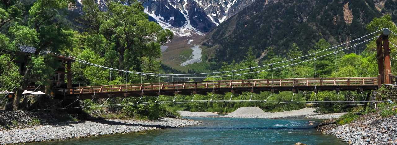 まもなく山開き!【東京発・1泊2日バス旅行】古い町並みと絶景リゾート!飛騨高山&上高地を満喫する黄金ルート