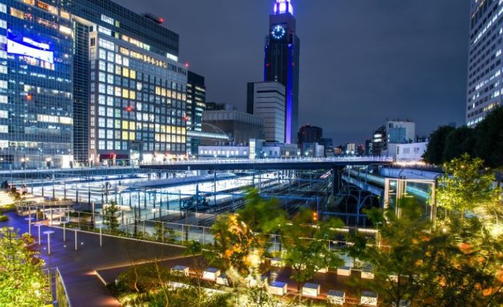 新宿南口の夜景